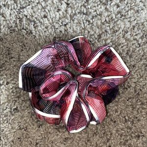 Lululemon Light Locks Scrunchie II